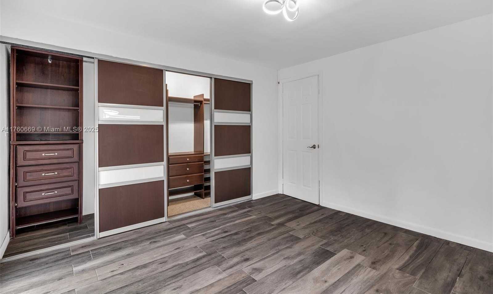 Small Image of 3800 CHARLES TER, Miami Number 12