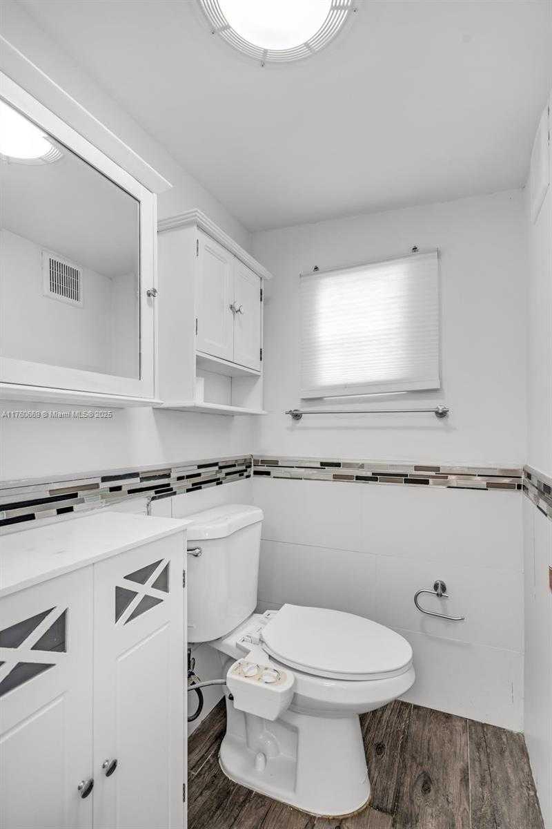 Small Image of 3800 CHARLES TER, Miami Number 15