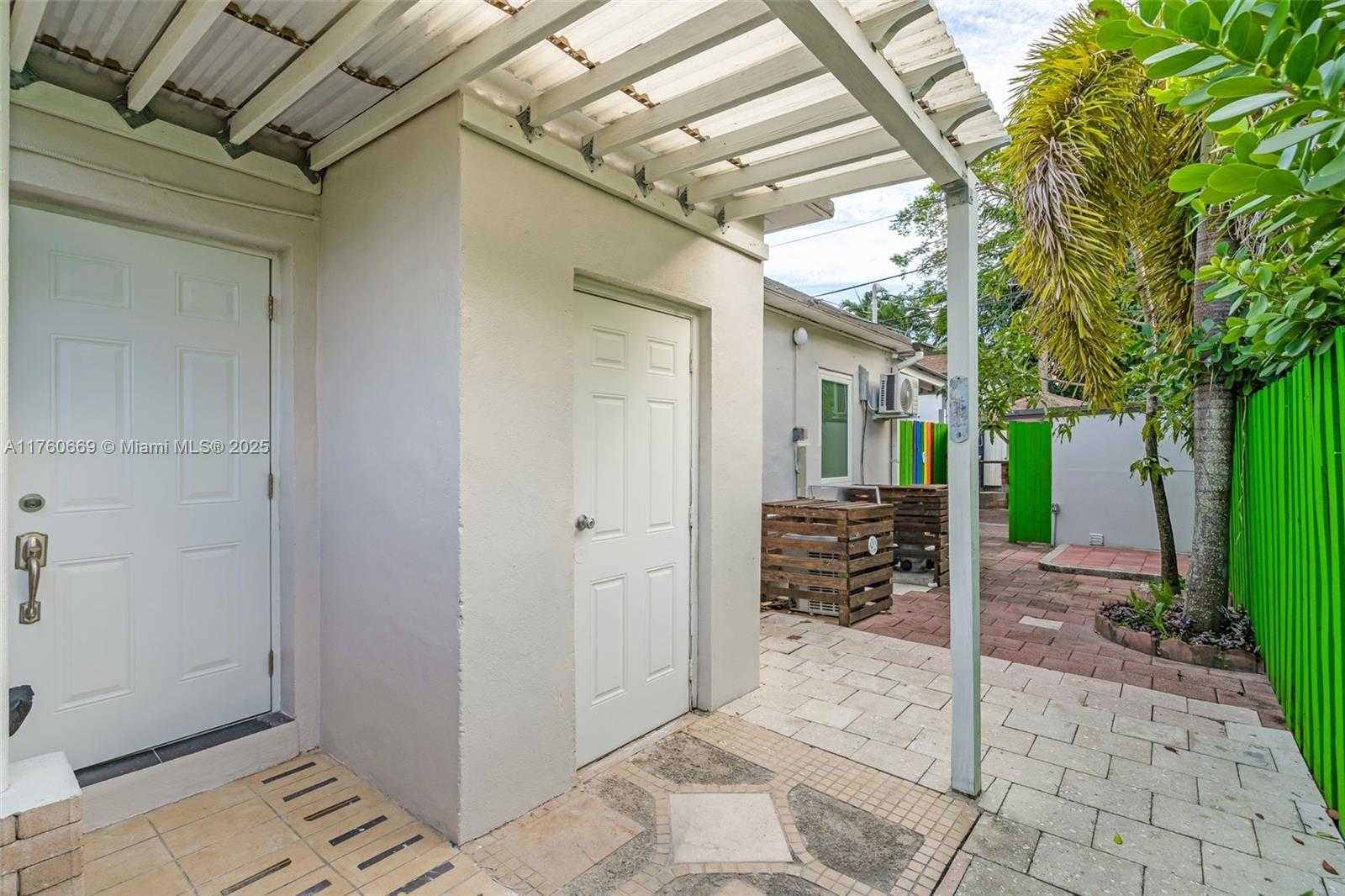 Small Image of 3800 CHARLES TER, Miami Number 23