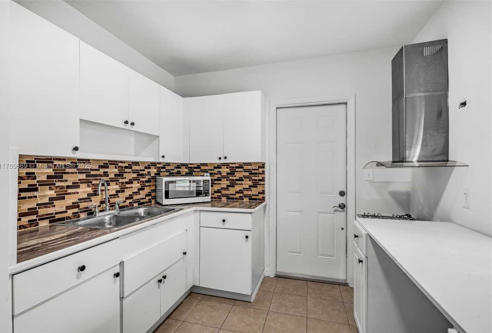 Small Image of 3800 CHARLES TER, Miami Number 25