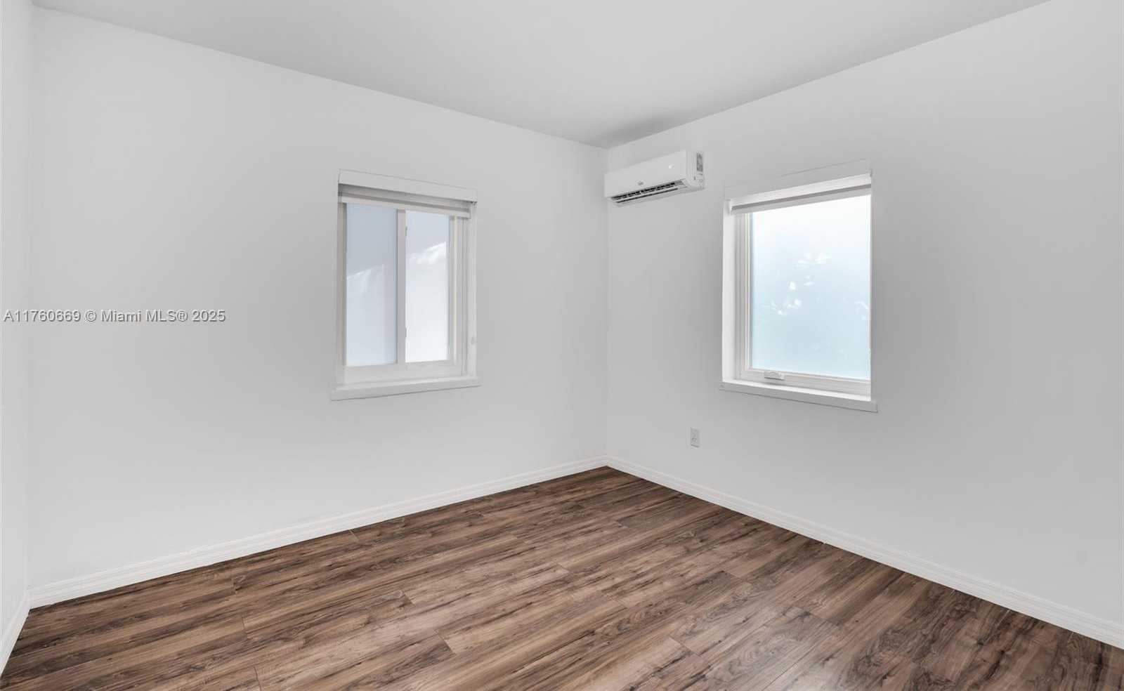 Small Image of 3800 CHARLES TER, Miami Number 26