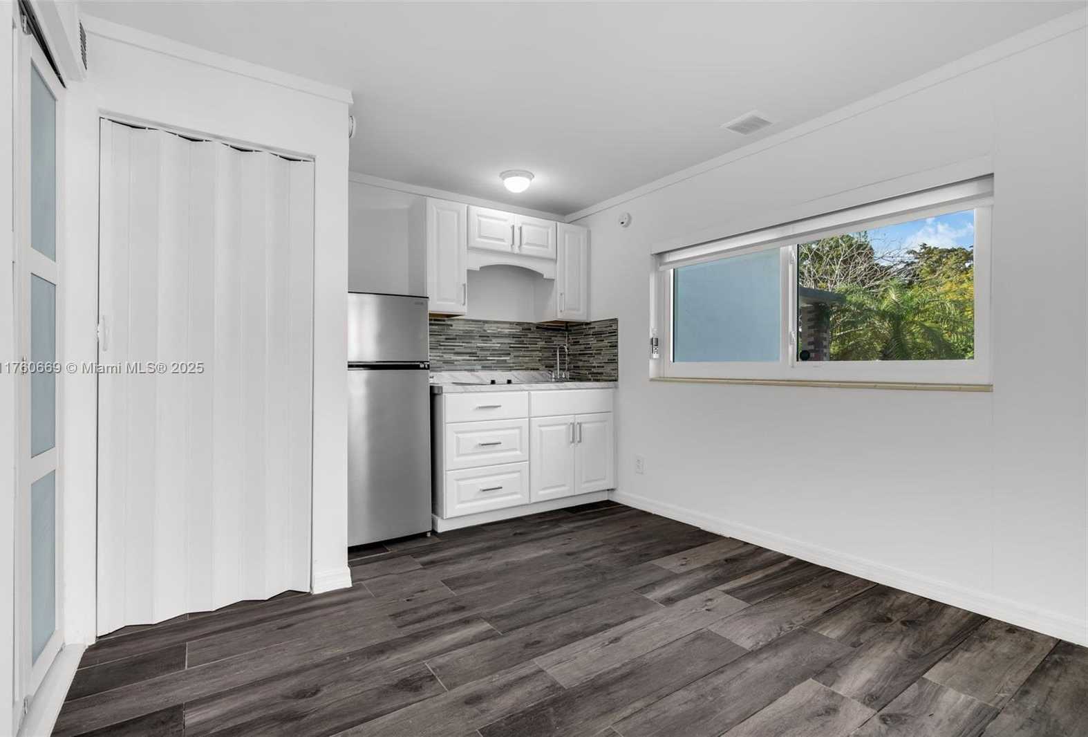 Small Image of 3800 CHARLES TER, Miami Number 30