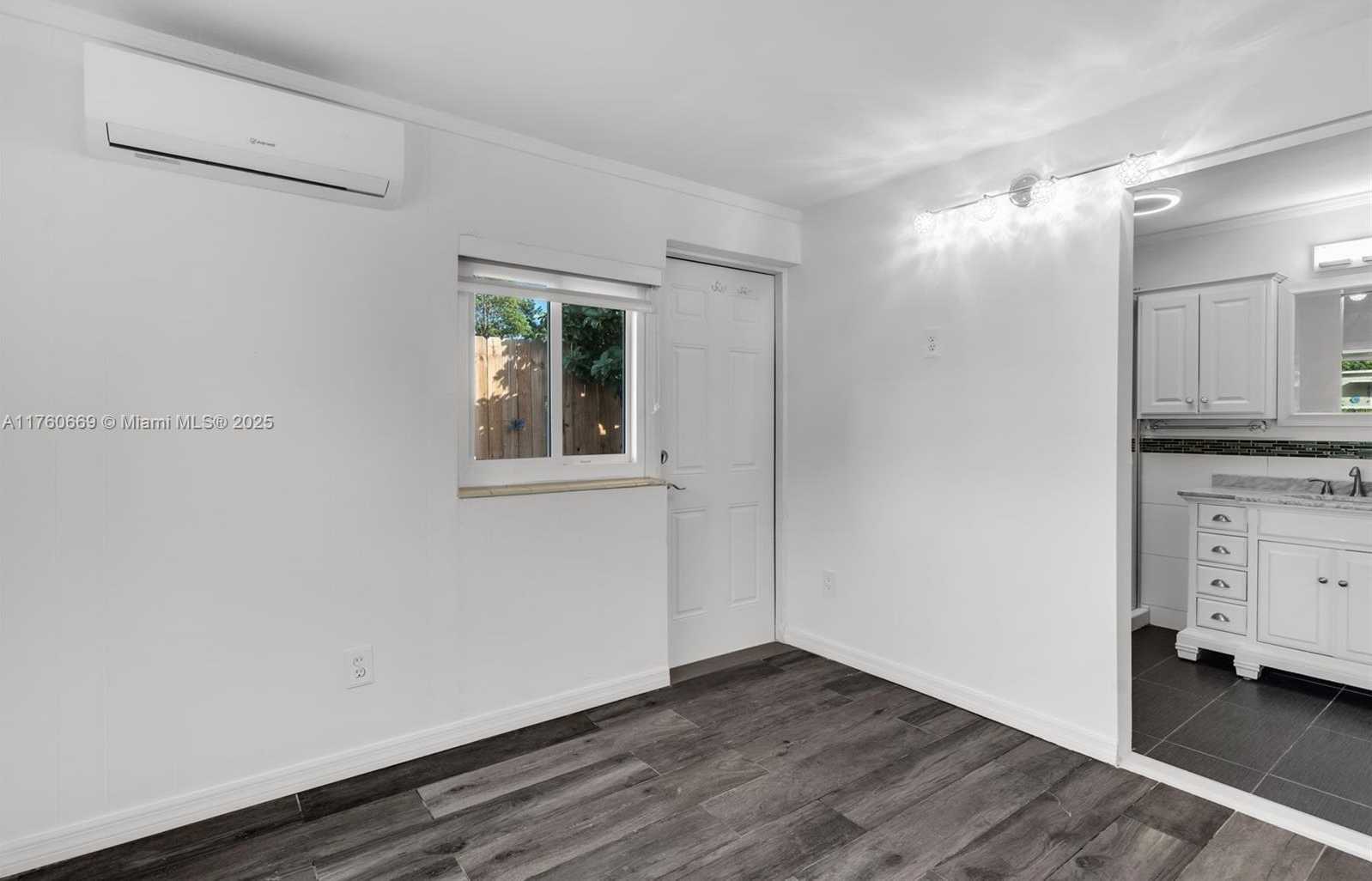 Small Image of 3800 CHARLES TER, Miami Number 32