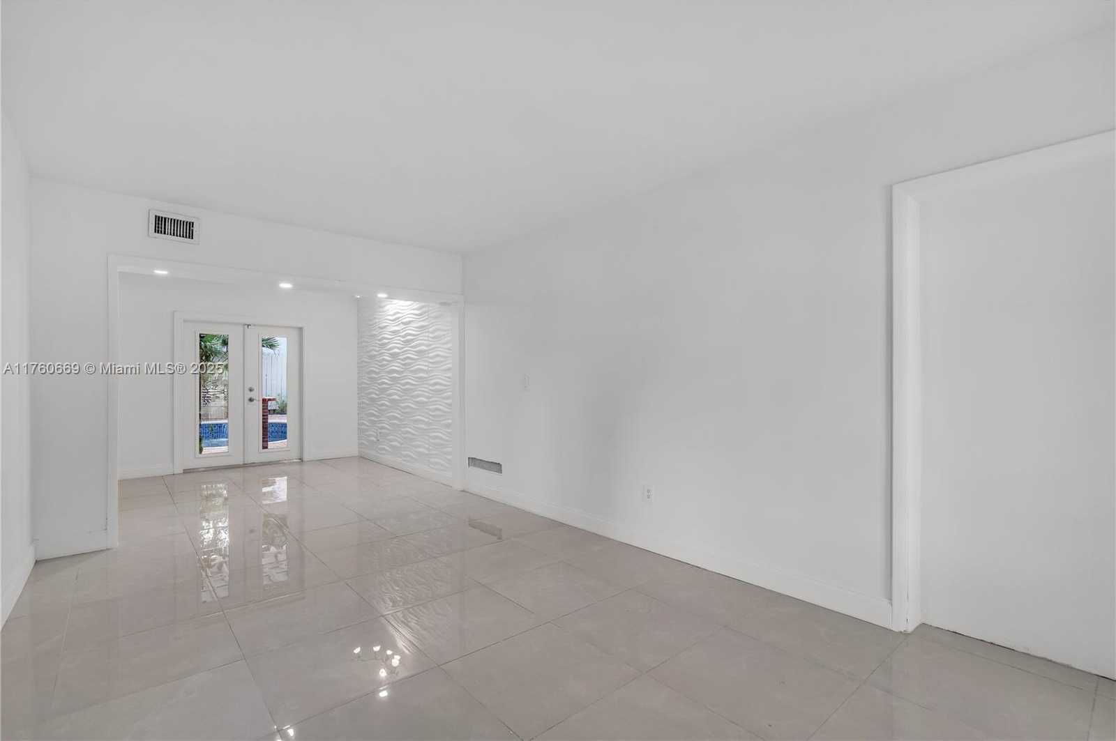 Small Image of 3800 CHARLES TER, Miami Number 6