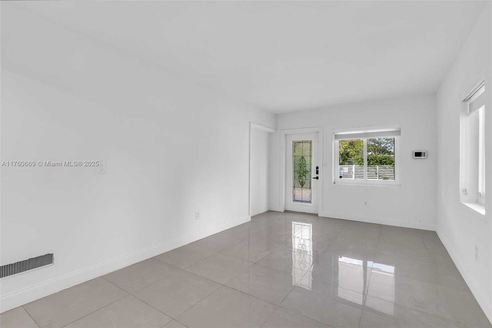 Small Image of 3800 CHARLES TER, Miami Number 7