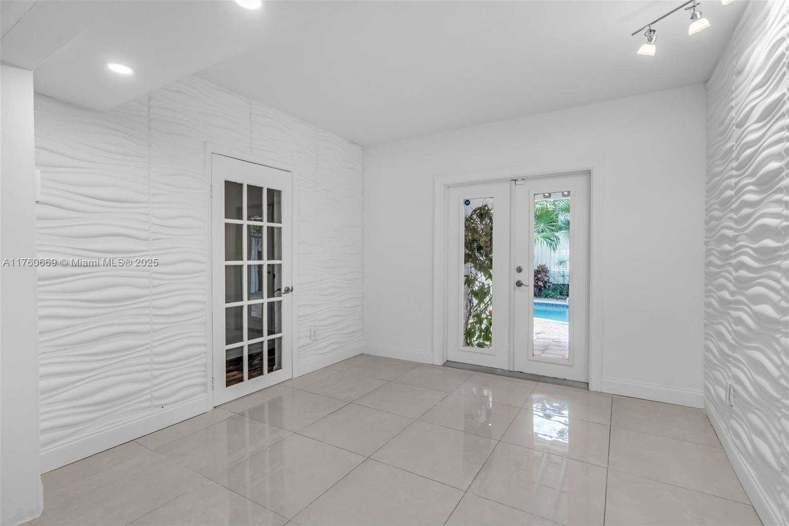 Small Image of 3800 CHARLES TER, Miami Number 8