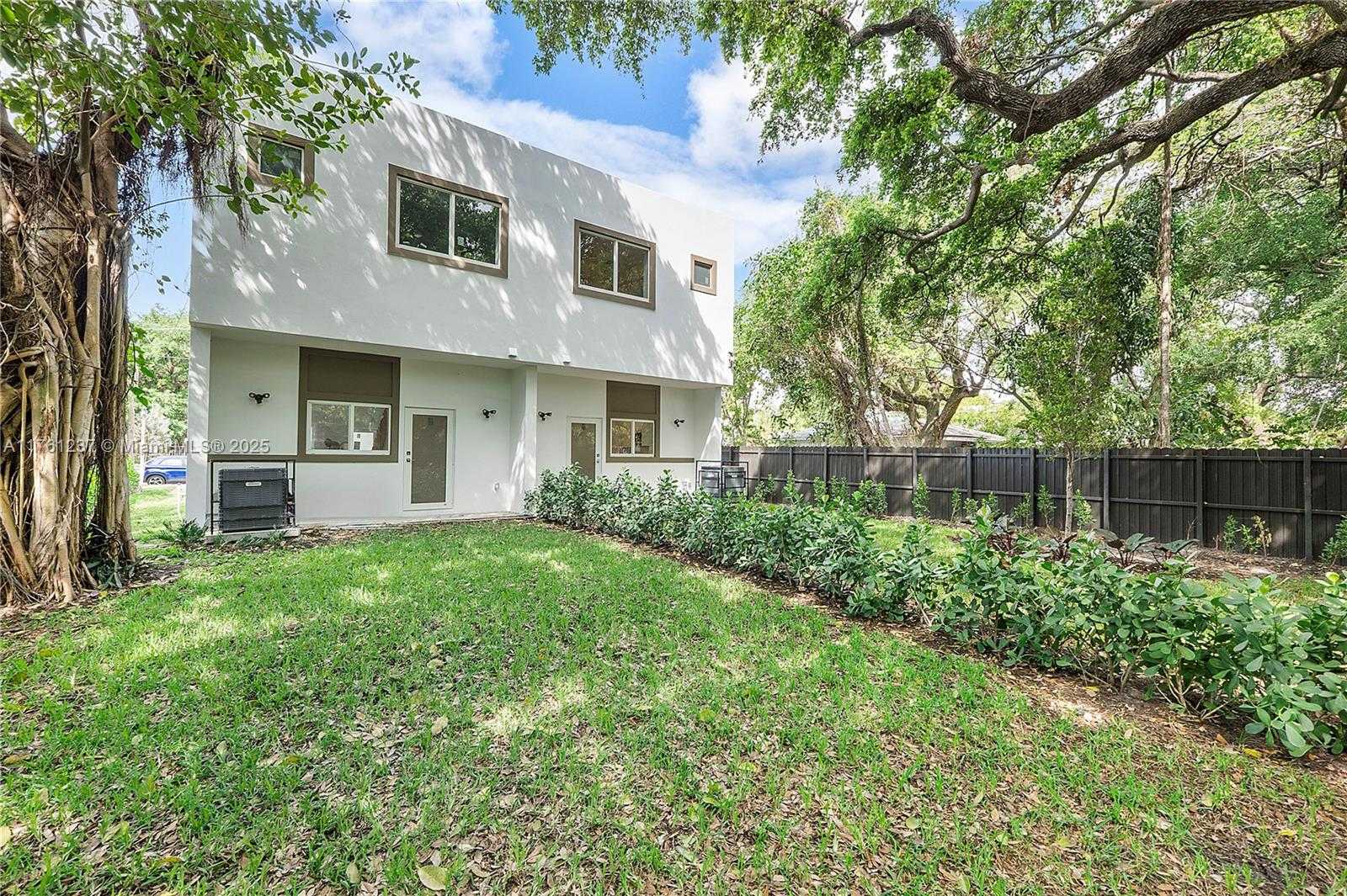 Small Image of 5431 NORTH WEST 5TH AVE #2, Miami Number 7