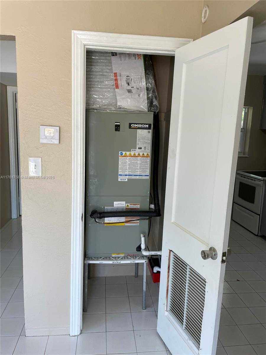 Small Image of 208 SOUTH WEST 2ND PL #2, Dania Beach Number 10