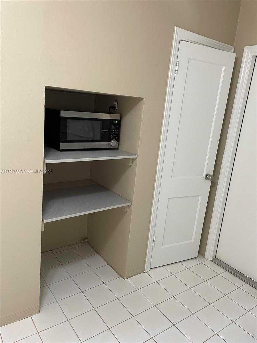 Small Image of 208 SOUTH WEST 2ND PL #2, Dania Beach Number 12