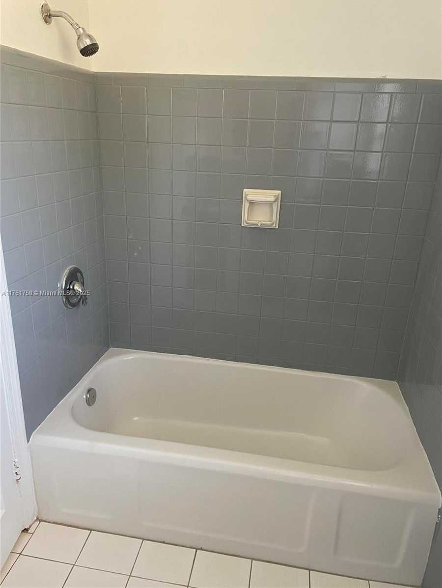 Small Image of 208 SOUTH WEST 2ND PL #2, Dania Beach Number 16