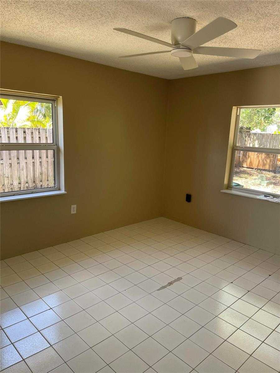 Small Image of 208 SOUTH WEST 2ND PL #2, Dania Beach Number 19