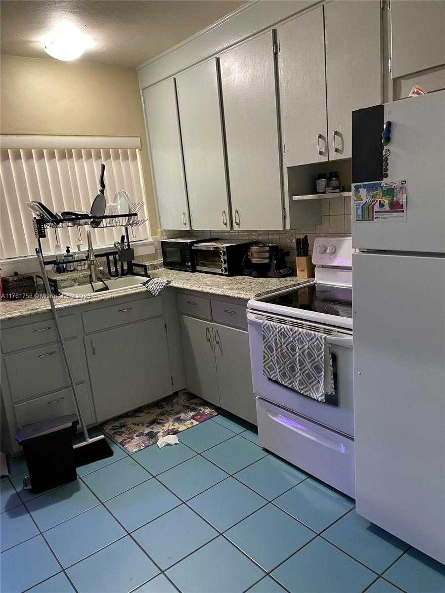 Small Image of 208 SOUTH WEST 2ND PL #2, Dania Beach Number 25