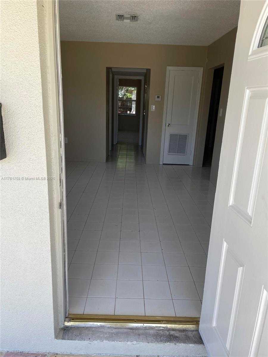 Small Image of 208 SOUTH WEST 2ND PL #2, Dania Beach Number 6