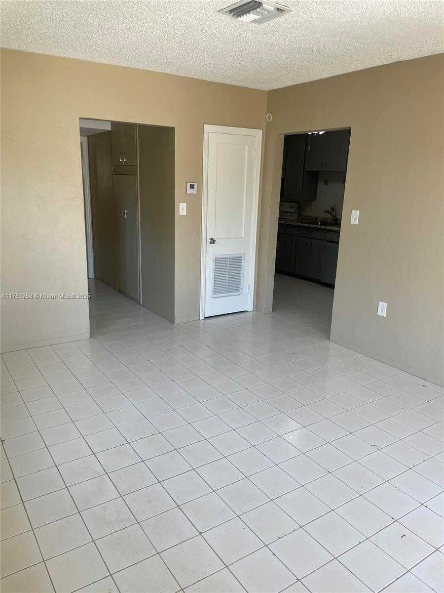 Small Image of 208 SOUTH WEST 2ND PL #2, Dania Beach Number 7