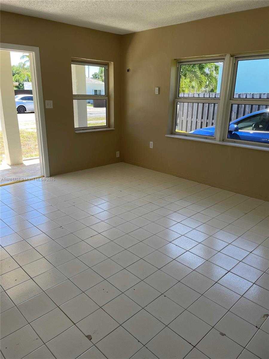 Small Image of 208 SOUTH WEST 2ND PL #2, Dania Beach Number 8