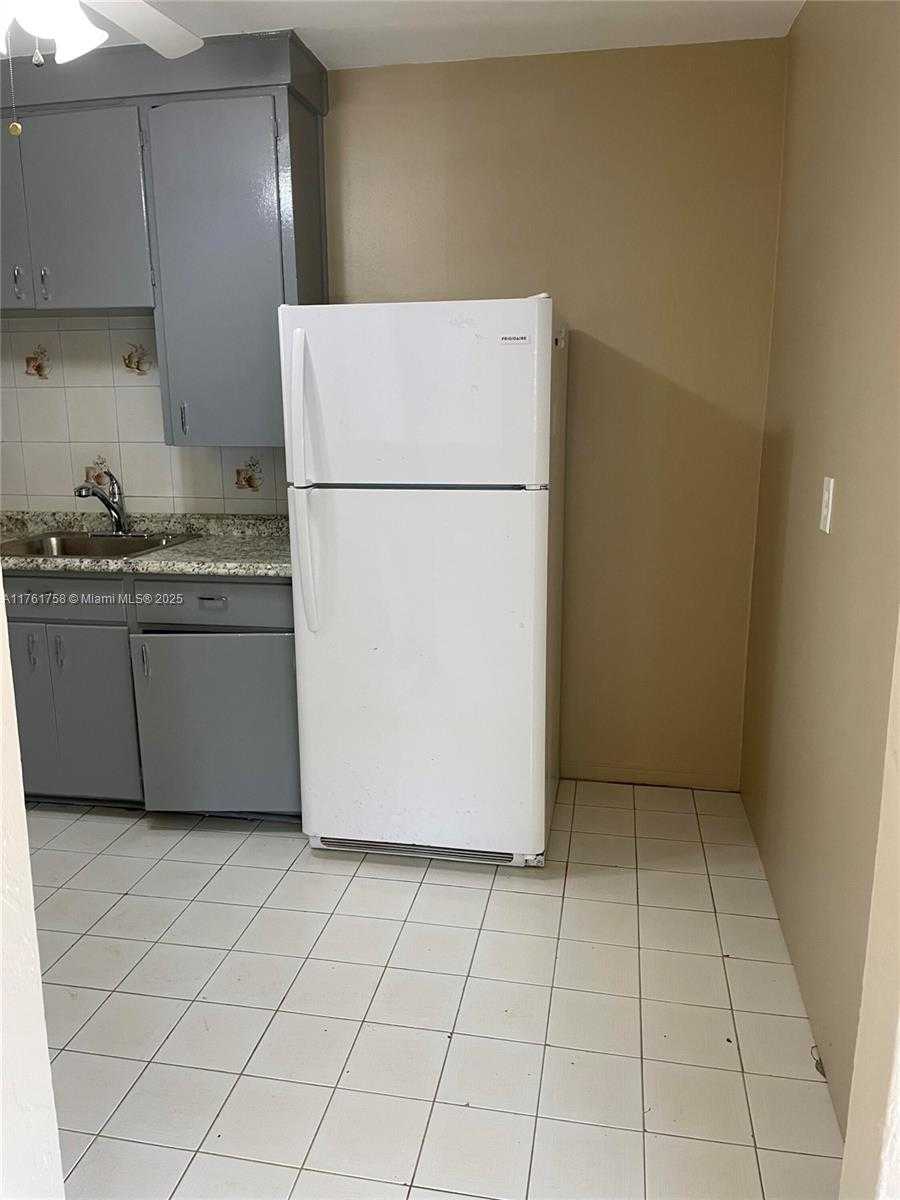 Small Image of 208 SOUTH WEST 2ND PL #2, Dania Beach Number 9