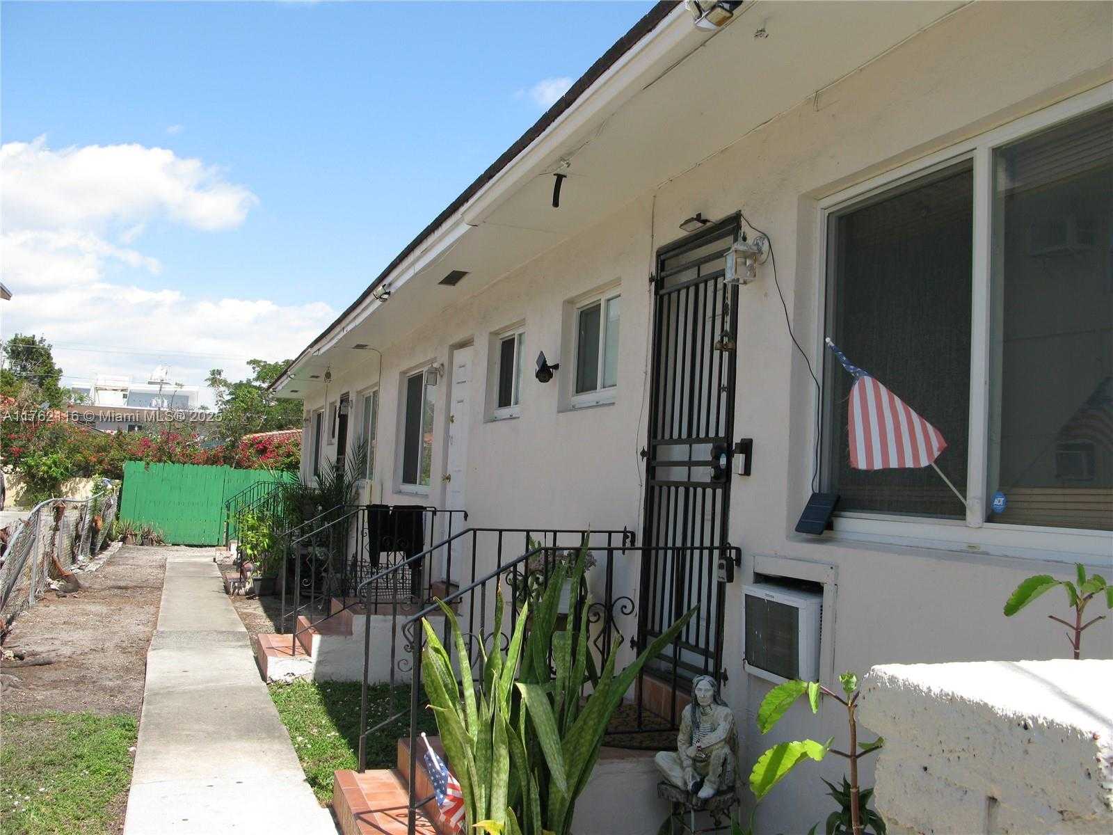 Small Image of 621 SOUTH WEST 10TH ST #5, Miami Number 3