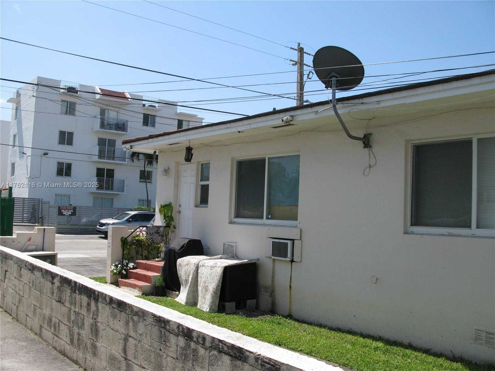 Small Image of 621 SOUTH WEST 10TH ST #5, Miami Number 8