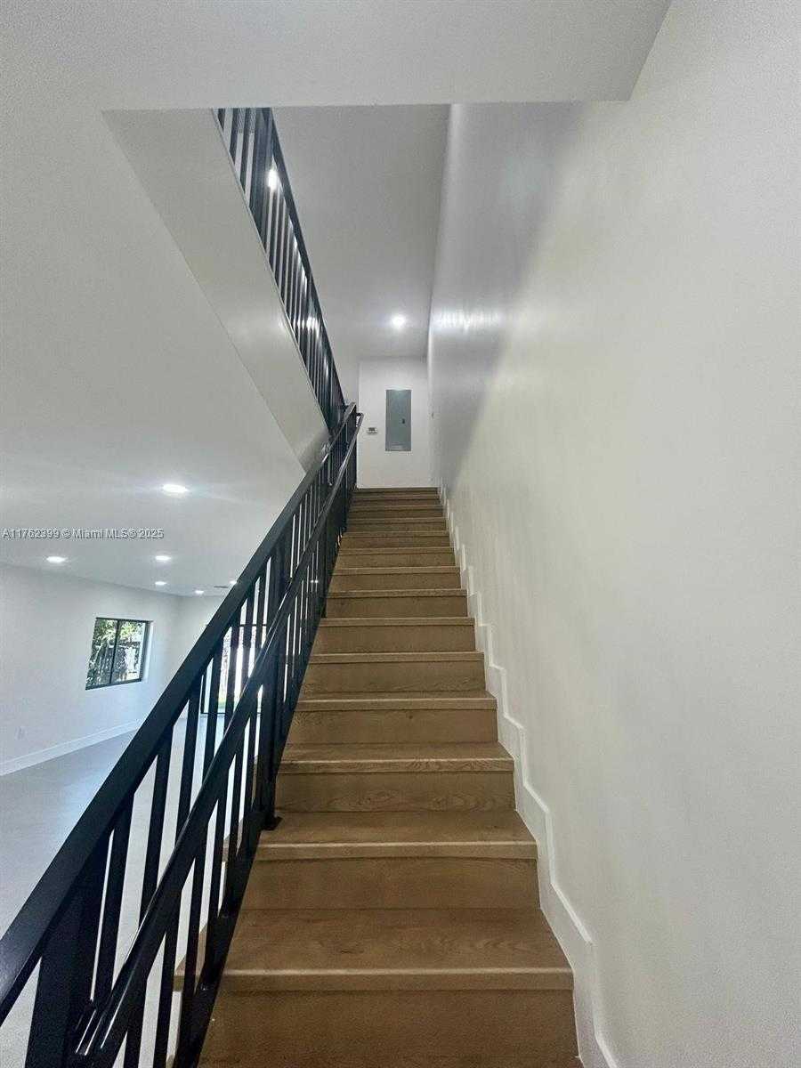 Small Image of 1121 NORTH WEST 25TH ST #2, Miami Number 11