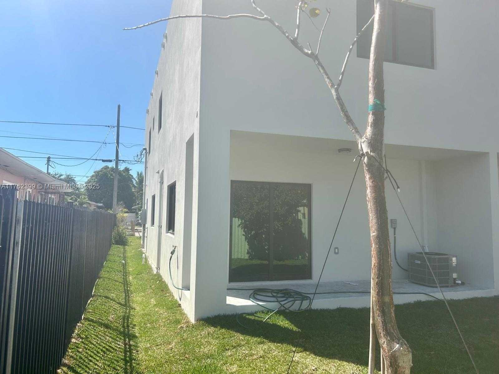 Small Image of 1121 NORTH WEST 25TH ST #2, Miami Number 27