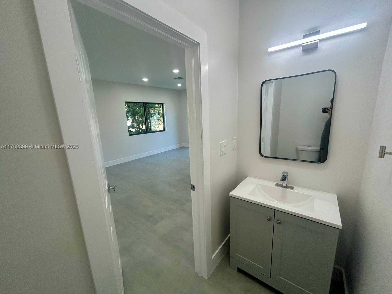 Small Image of 1121 NORTH WEST 25TH ST #2, Miami Number 9