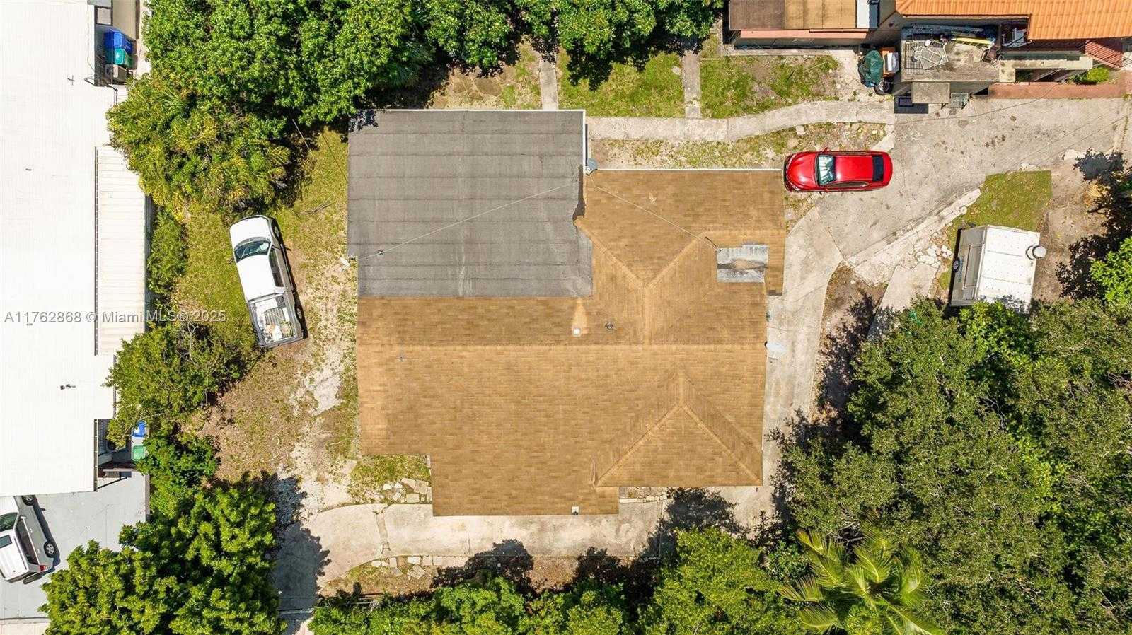 Small Image of 1919 NORTH WEST 16TH TER, Miami Number 3