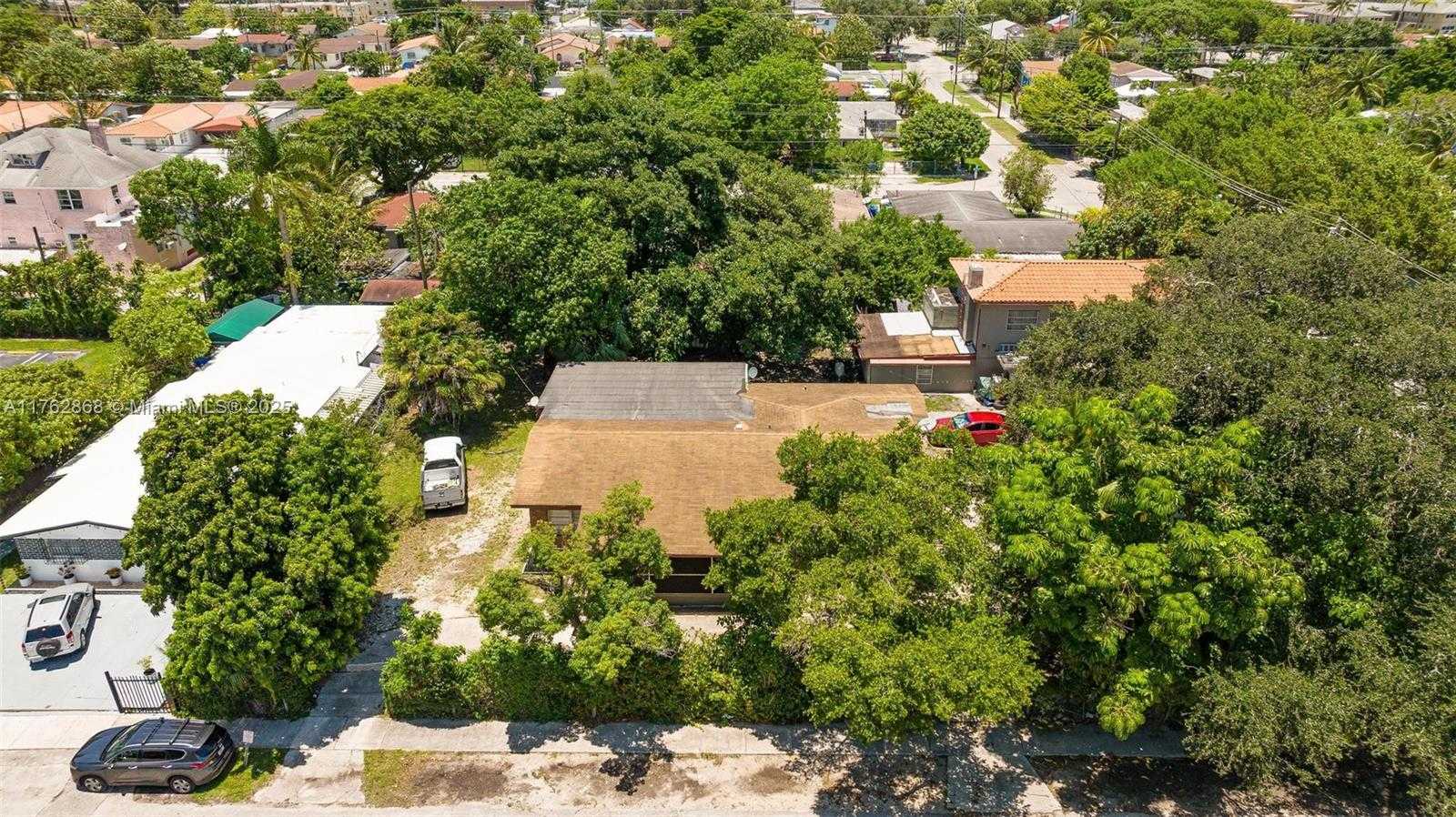 Small Image of 1919 NORTH WEST 16TH TER, Miami Number 4