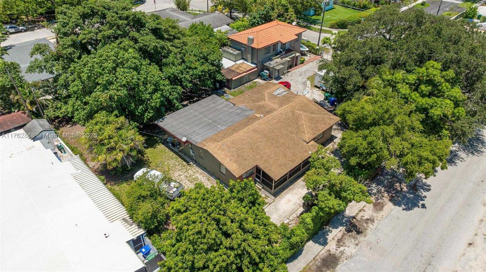 Small Image of 1919 NORTH WEST 16TH TER, Miami Number 7