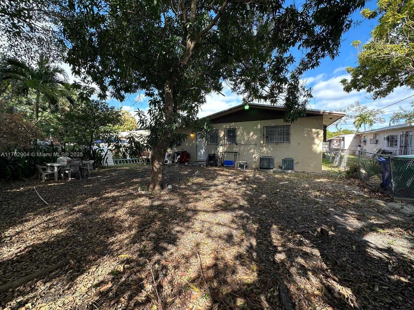 Small Image of 420 NORTH WEST 32ND ST, Miami Number 3
