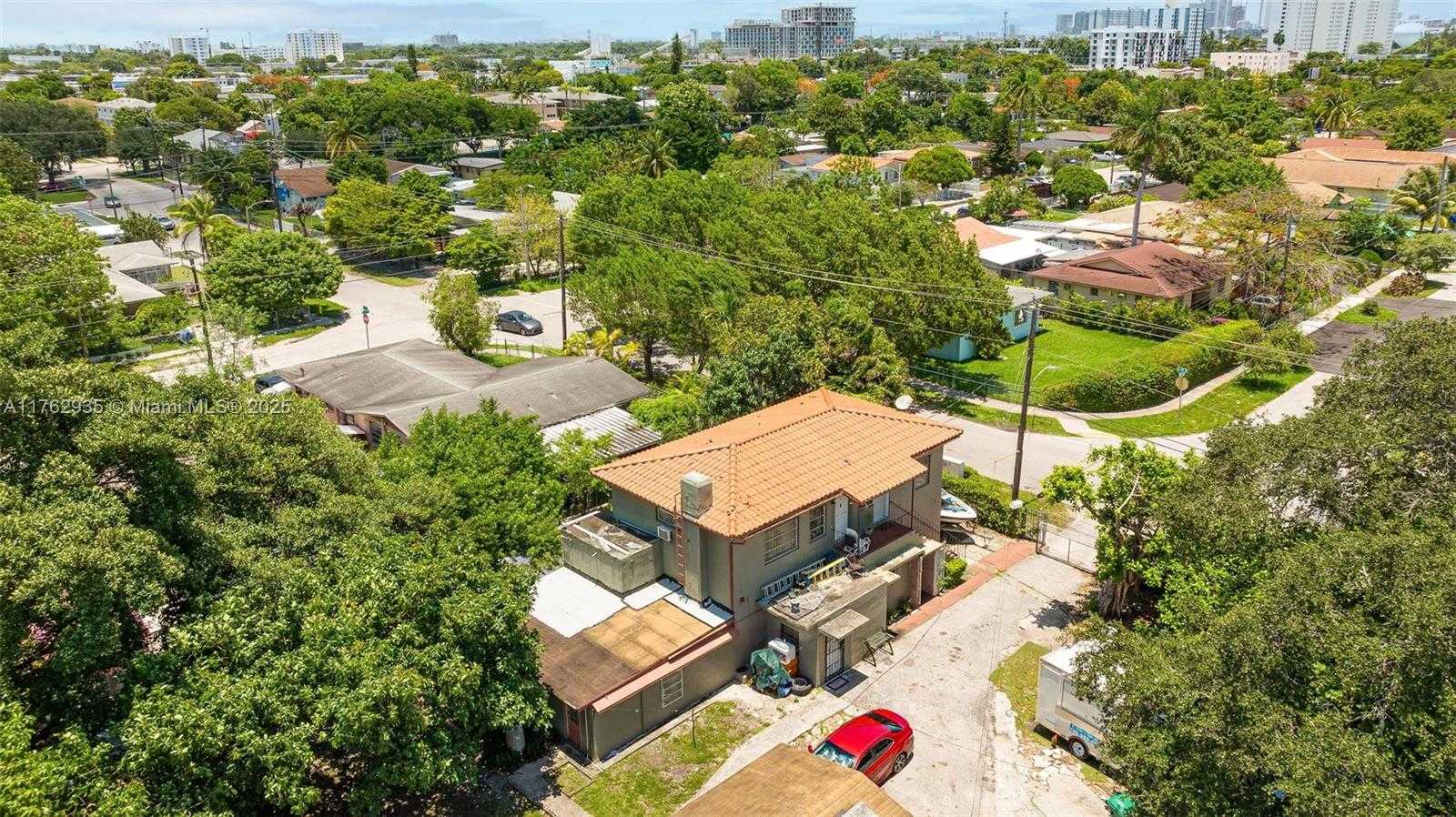 Small Image of 1640 NORTH WEST 19TH AVE, Miami Number 6