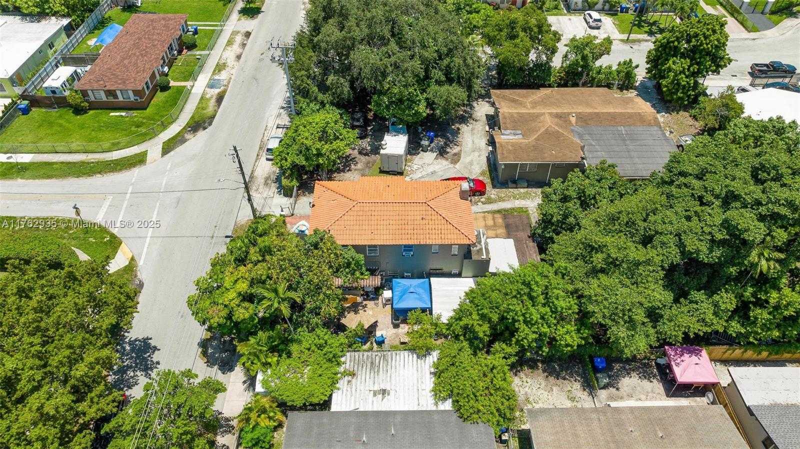 Small Image of 1640 NORTH WEST 19TH AVE, Miami Number 8