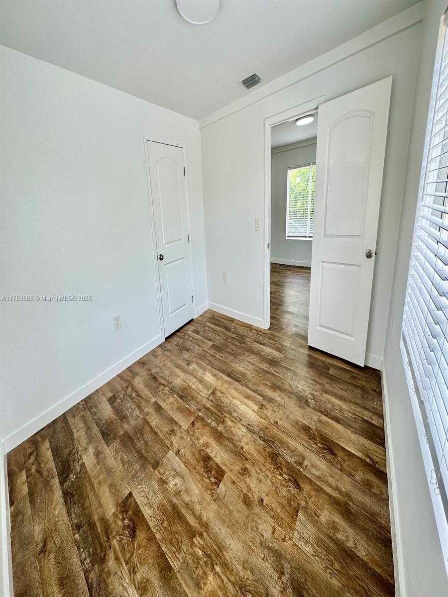 Small Image of 929 SOUTH WEST 12TH AVE, Miami Number 2