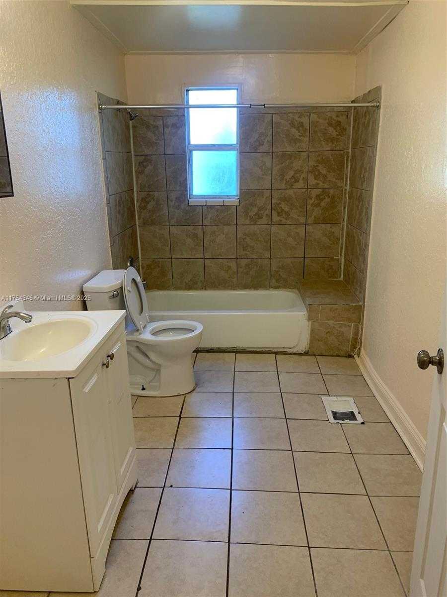 Small Image of 1129 GROTHE ST #2, Jacksonville Number 3