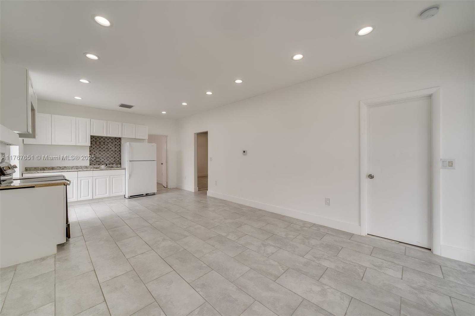 Small Image of 247 NORTH WEST 54TH ST, Miami Number 16