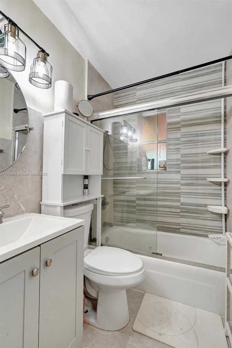 Small Image of 2470 NORTH EAST 182ND TER #2, North Miami Beach Number 18