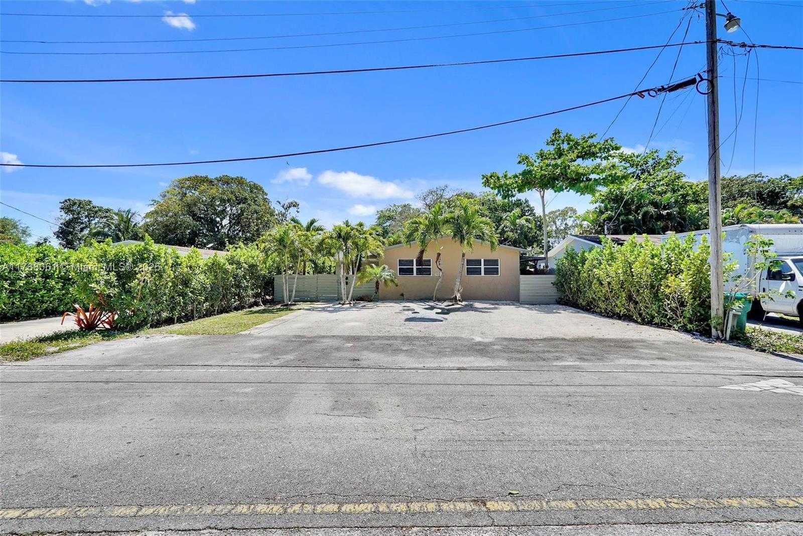 Small Image of 2470 NORTH EAST 182ND TER #2, North Miami Beach Number 2