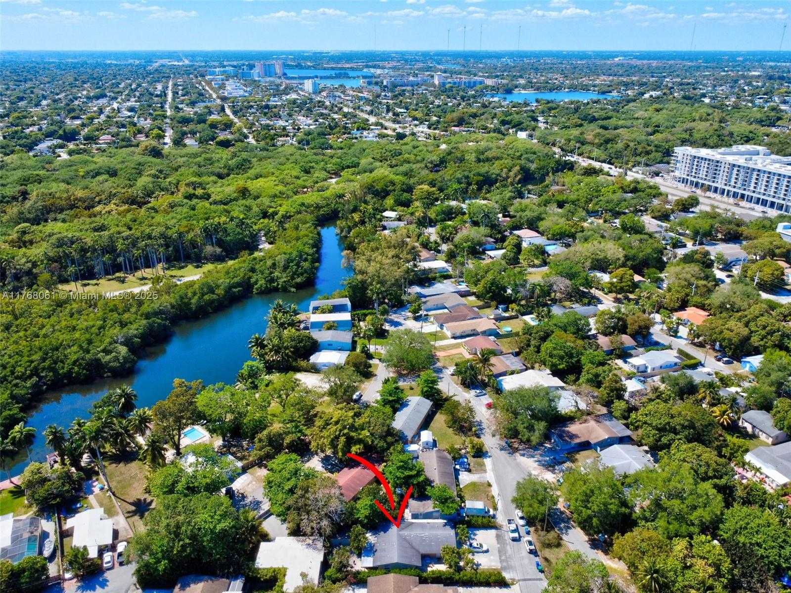 Small Image of 2470 NORTH EAST 182ND TER #2, North Miami Beach Number 34