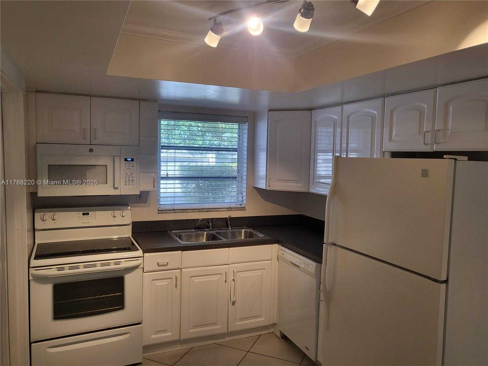 Small Image of 1040 NORTH EAST 16TH AVE, Fort Lauderdale Number 31