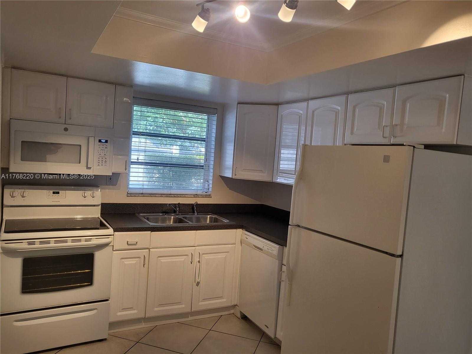 Small Image of 1040 NORTH EAST 16TH AVE, Fort Lauderdale Number 37