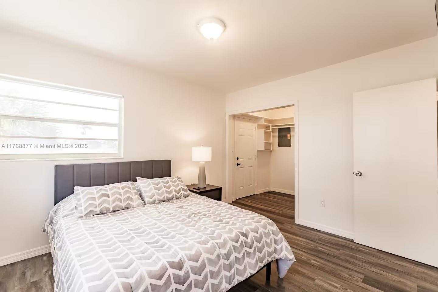 Small Image of 18825 ATLANTIC BLVD, Sunny Isles Beach Number 11