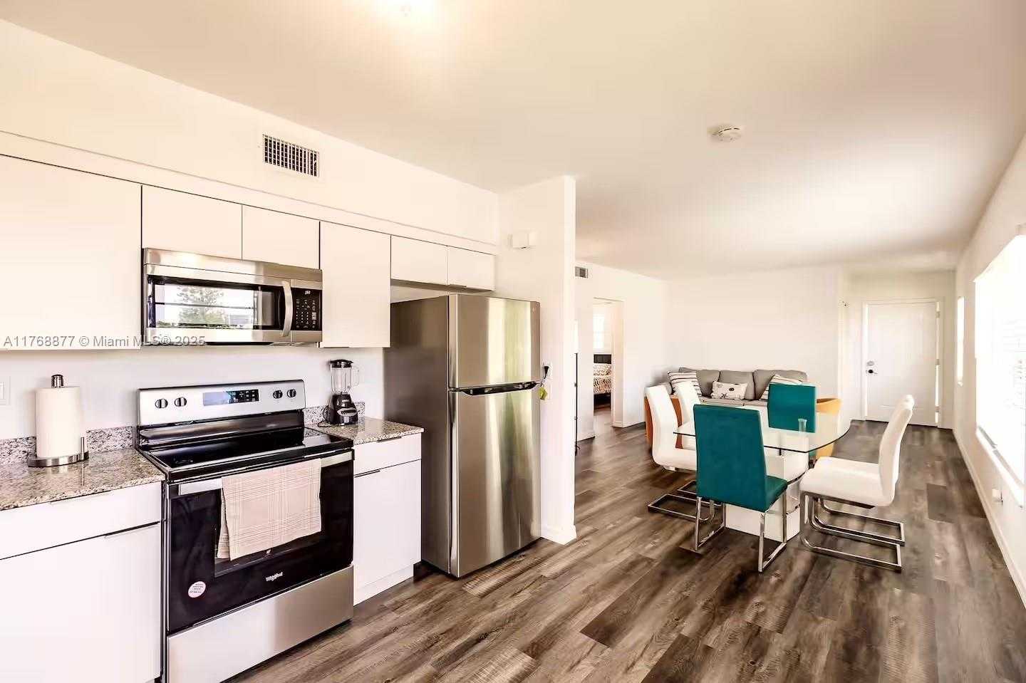 Small Image of 18825 ATLANTIC BLVD, Sunny Isles Beach Number 9