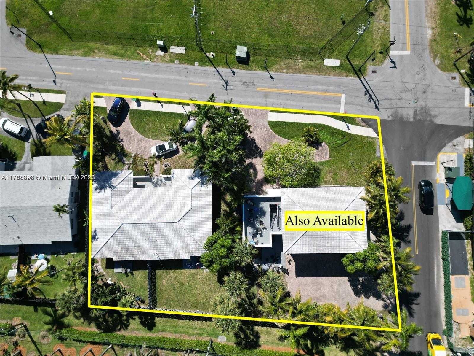 Small Image of 18815 ATLANTIC BLVD, Sunny Isles Beach Number 2