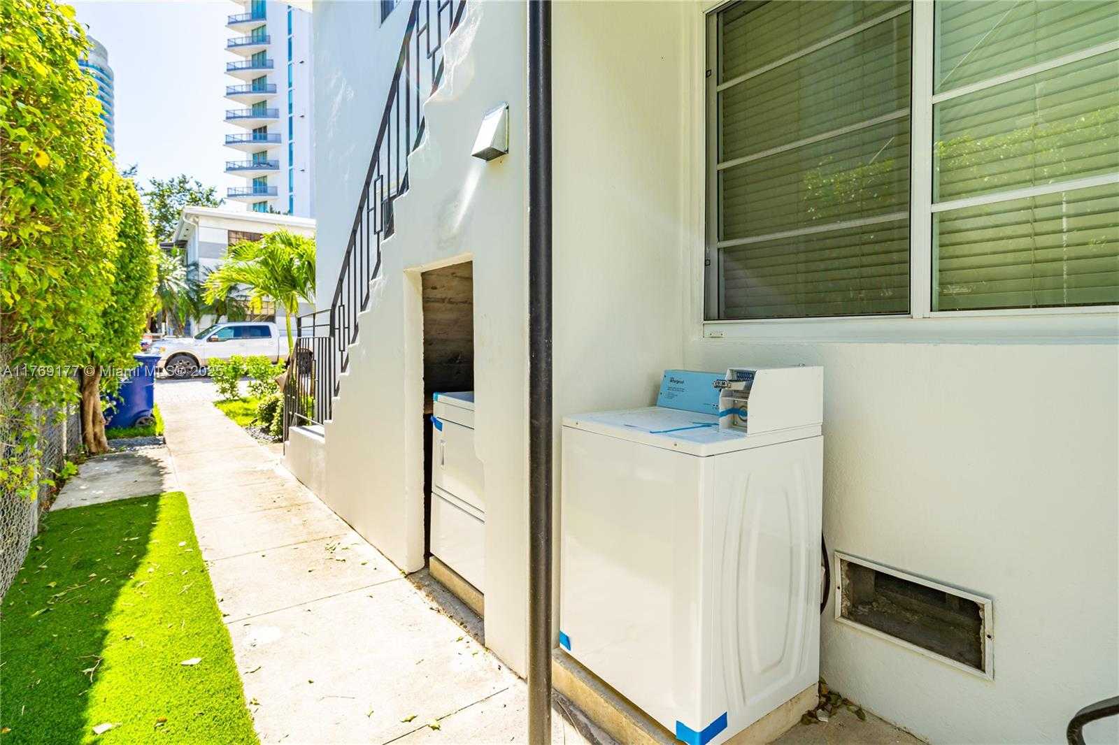 Small Image of 1471 LINCOLN TER, Miami Beach Number 19