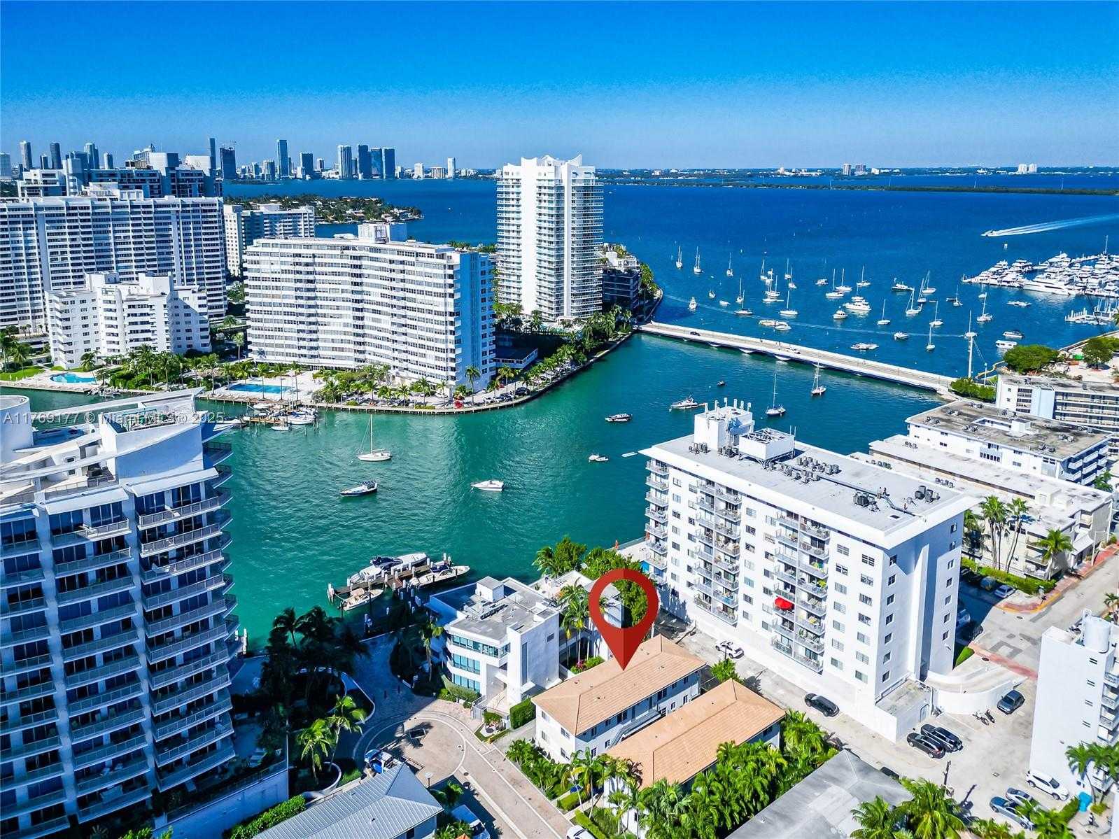Small Image of 1471 LINCOLN TER, Miami Beach Number 21