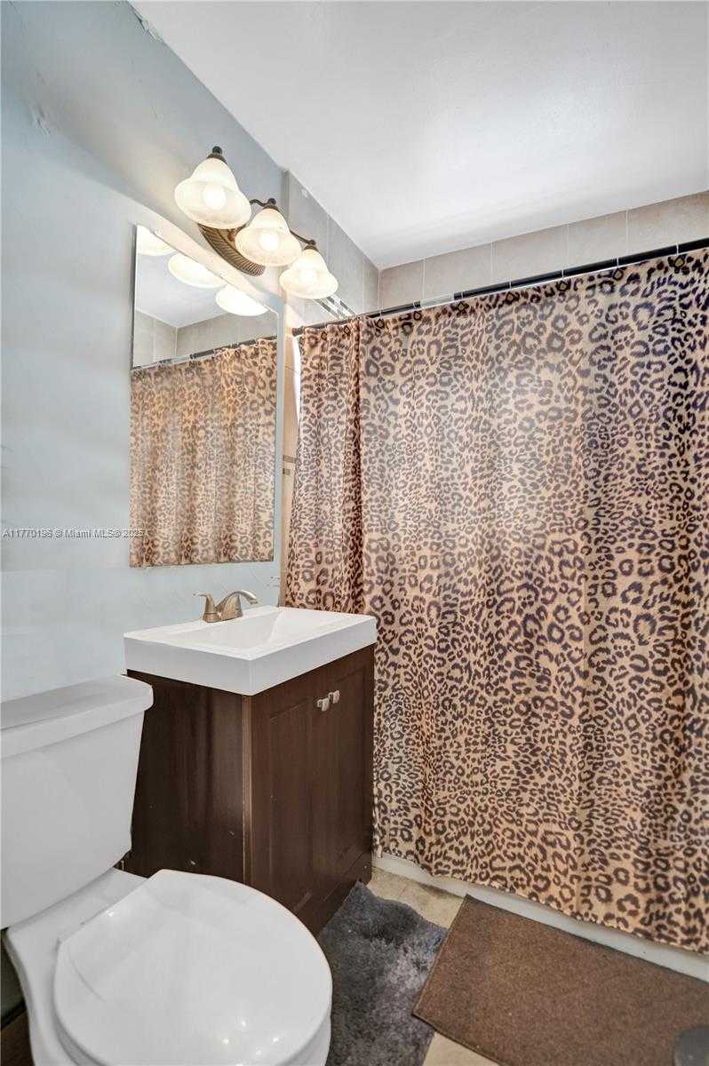 Small Image of 731 SOUTH WEST 8TH AVE, Hallandale Beach Number 13