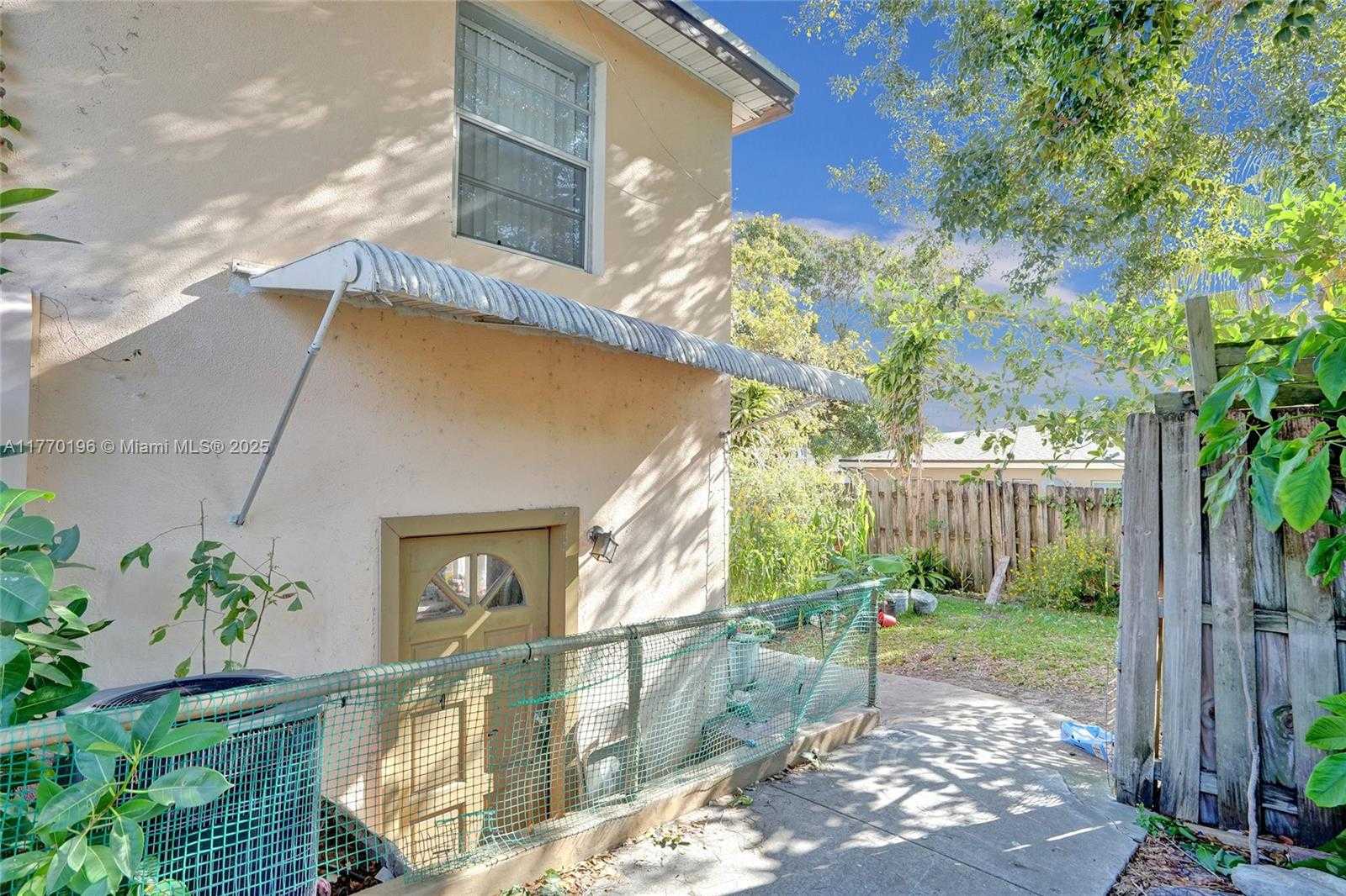 Small Image of 731 SOUTH WEST 8TH AVE, Hallandale Beach Number 19