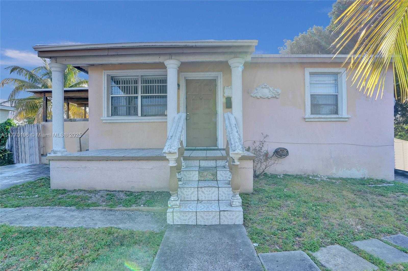 Small Image of 731 SOUTH WEST 8TH AVE, Hallandale Beach Number 3
