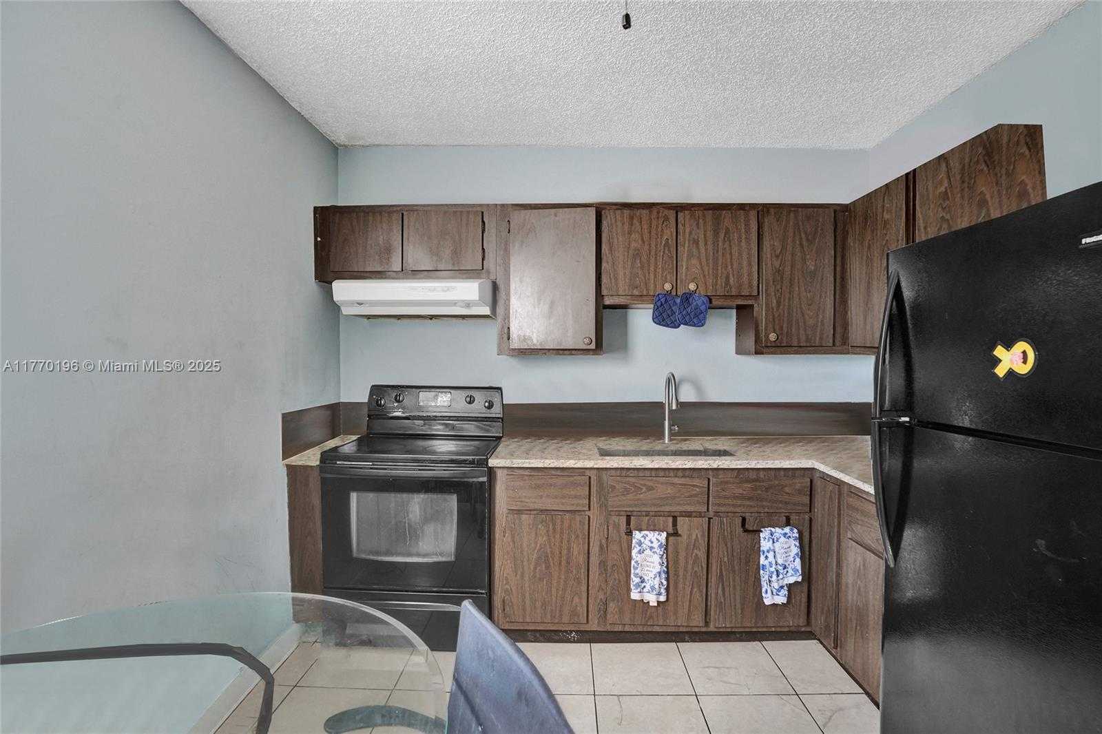 Small Image of 731 SOUTH WEST 8TH AVE, Hallandale Beach Number 7