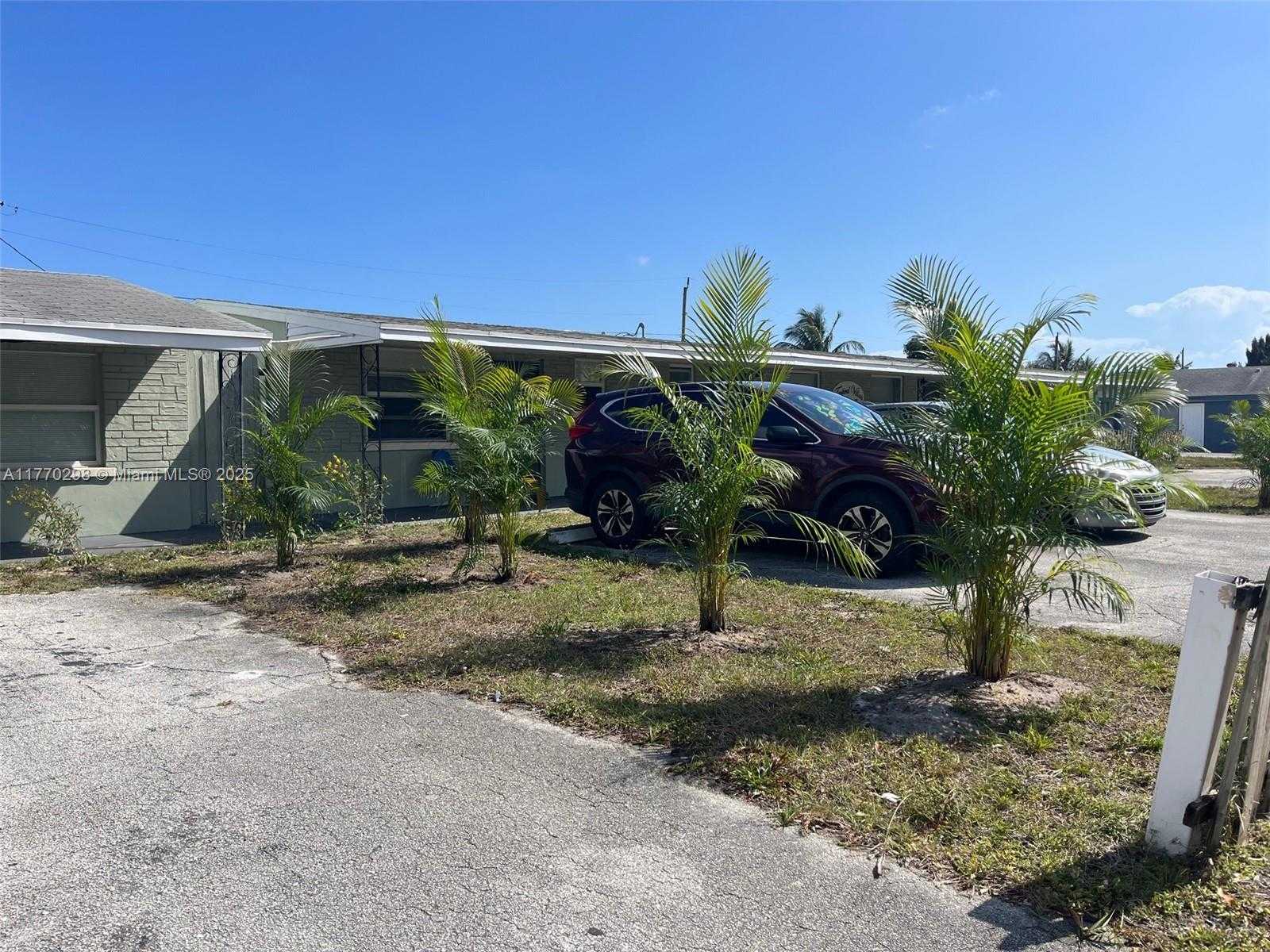 Small Image of 977 MINER RD, Lake Worth Number 11