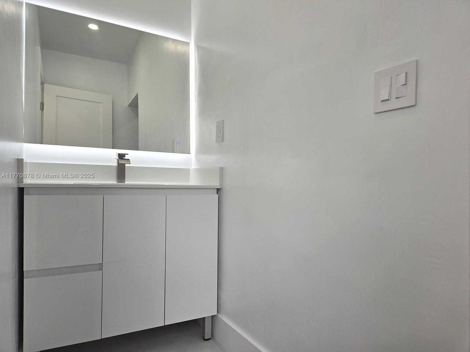 Small Image of 5152 SOUTH WEST 6TH #3, Miami Number 19